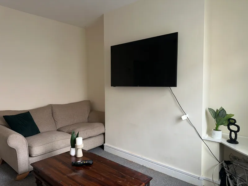 John St // 2 Bed // JULY 2026 - Image 4