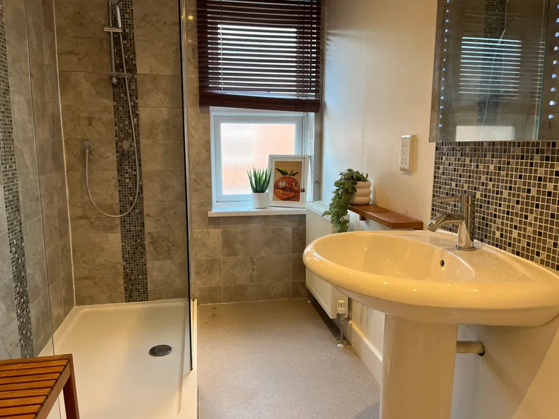 Henry St // 3 Bed +Study // AUG 2026 - Image 19