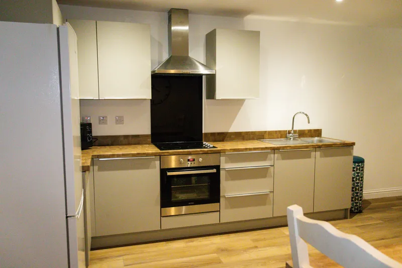 Bank Street // Luxury 1 Bed Flat // Aug 2026 - Image 2