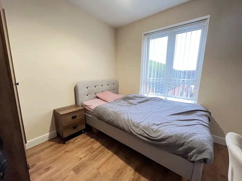 Tanners Court // 2 Bed Flat // Aug 2026 - Image 17