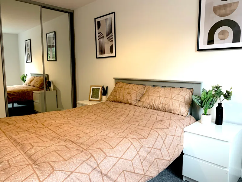 2 BED STUDENT FLAT // 26/27 - Image 4