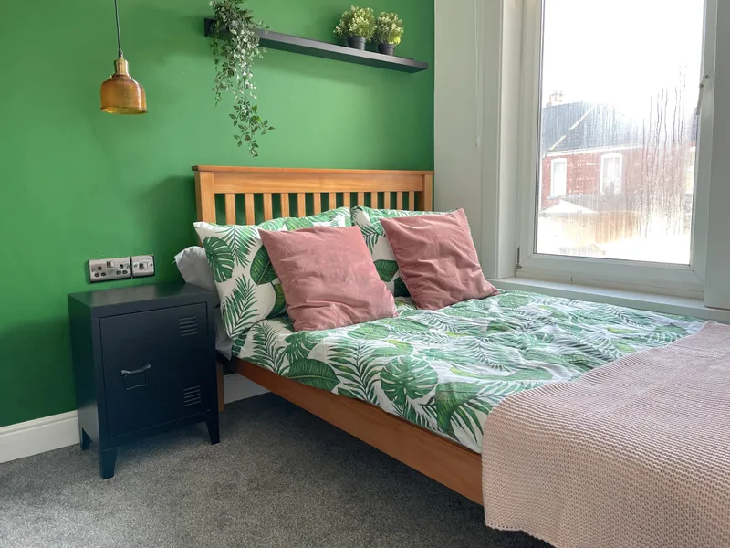 Vibrant 2 Bed House // 2026/7 - Image 5