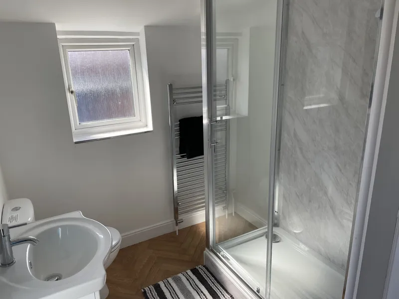 Vibrant 2 Bed House // 2026/7 - Image 4