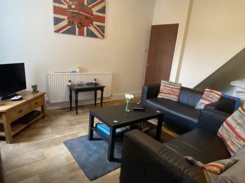 Cosy 2 Bedroom Terraced House // 2026/7 - Image 3
