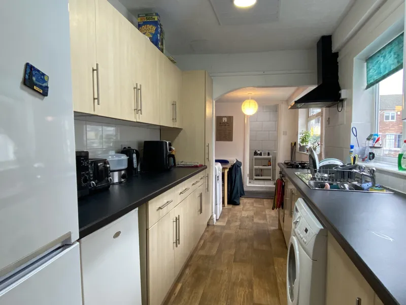 Cosy 2 Bedroom Terraced House // 2026/7 - Image 2