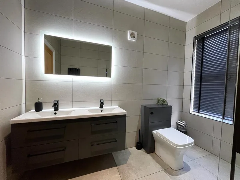 Stylish 2 Bedroom 2 Bath Apartment // 2026/7 - Image 11