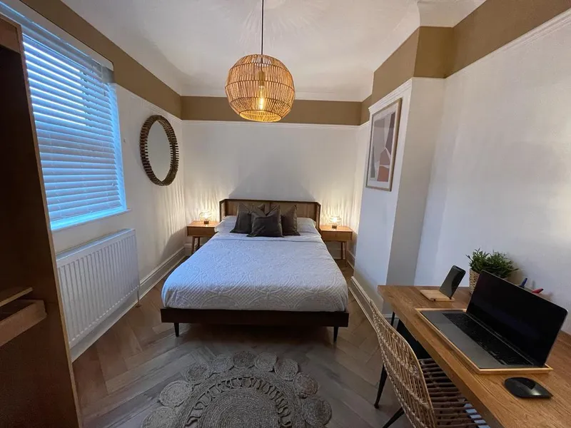 Stylish 2 Bedroom 2 Bath Apartment // 2026/7 - Image 3