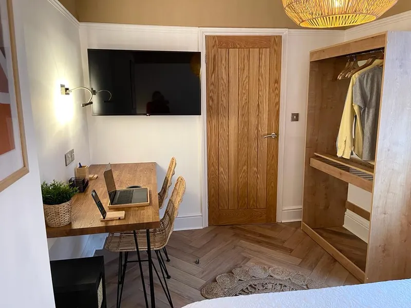 Stylish 2 Bedroom 2 Bath Apartment // 2026/7 - Image 8