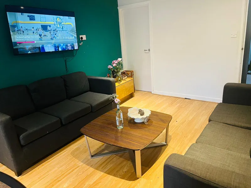 Frederick Grove: 6 Bedroom house NG7 1SG - Image 5