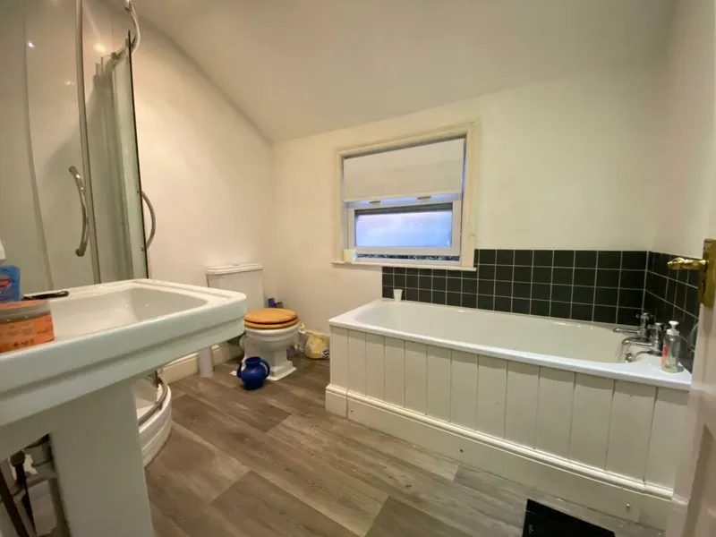 128 Radford Boulevard - 4 Bedroom 3 Bathroom Student House - Thumbnail 5