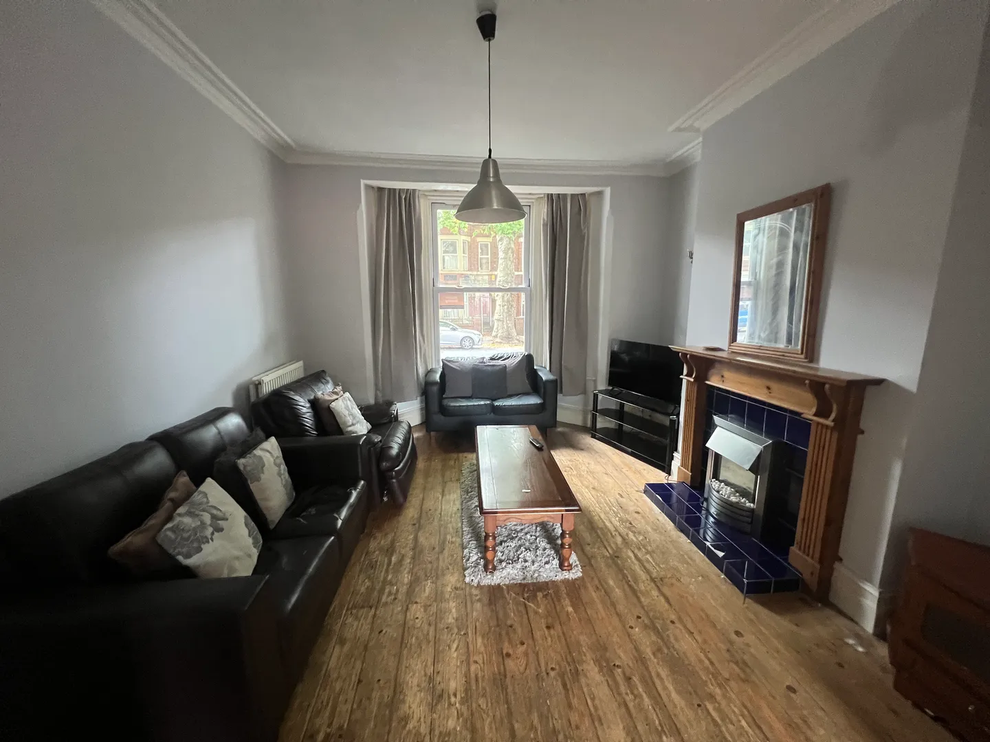128 Radford Boulevard - 4 Bedroom 3 Bathroom Student House - Image 2