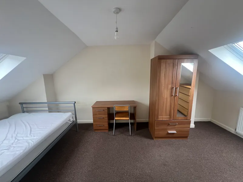 84 Dunkirk Road - 5 Bedroom Student House - Thumbnail 4