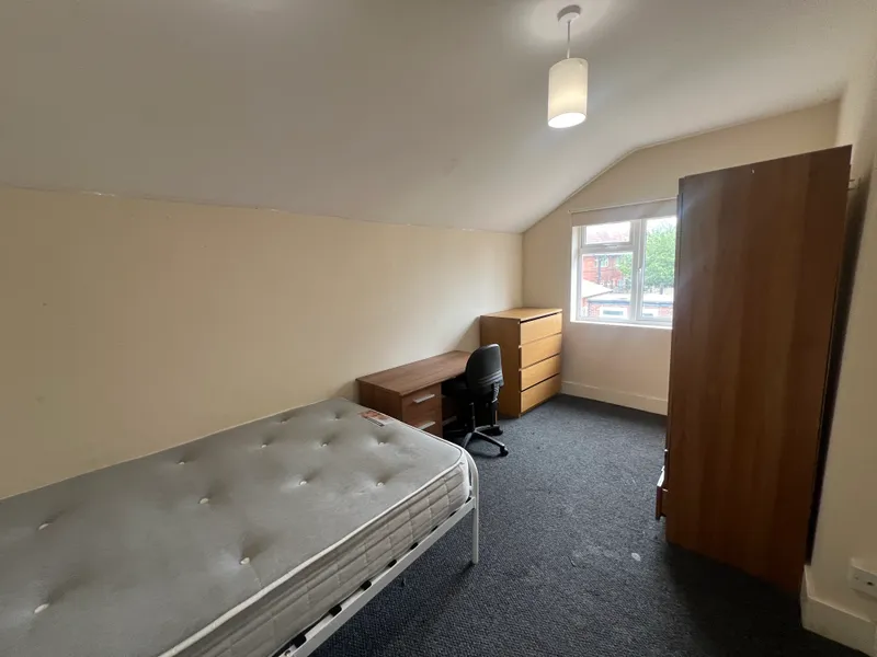 84 Dunkirk Road - 5 Bedroom Student House - Thumbnail 5