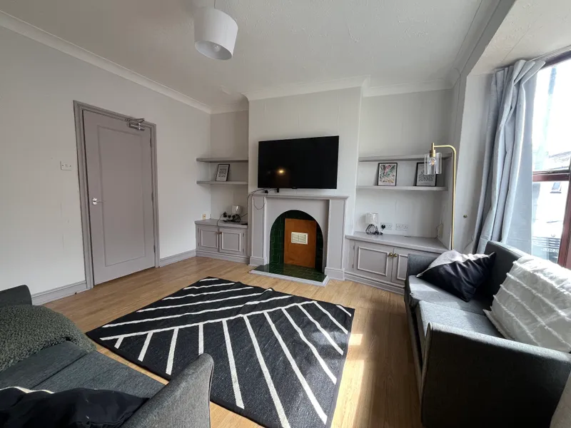 West End // 4 Bedroom // Student House // Aug 2026 - Thumbnail 1
