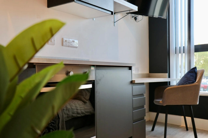 Dojo House: Large Scenic Studio, Bills inclusive NG7 3FA - Thumbnail 7