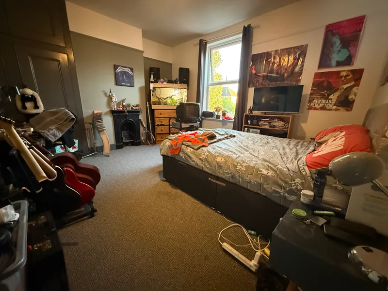 West End // Spacious 6 Bed & 2 Bath // SEPT 2026 - Image 13