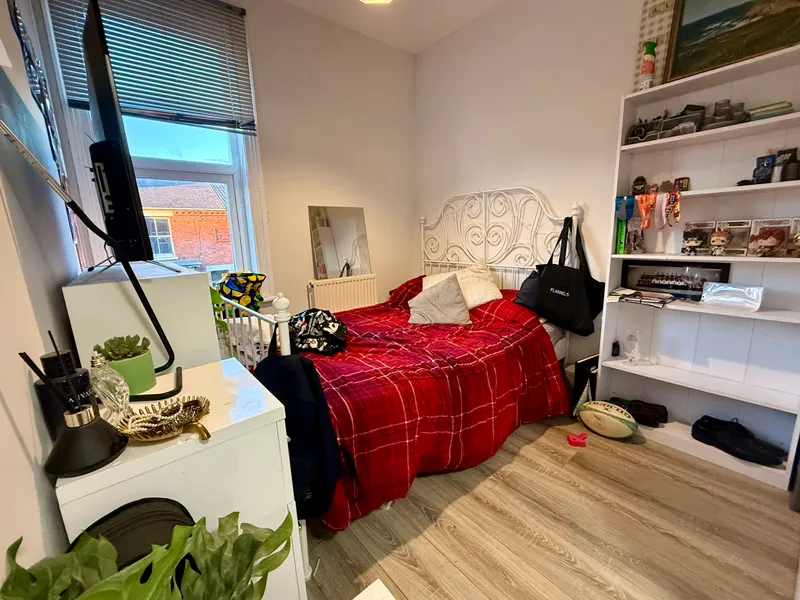 West End // Spacious 6 Bed & 2 Bath // SEPT 2026 - Image 11