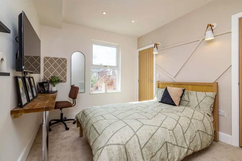 Luxury 2 Bed // All En-suite // SEP 2026 - Thumbnail 7