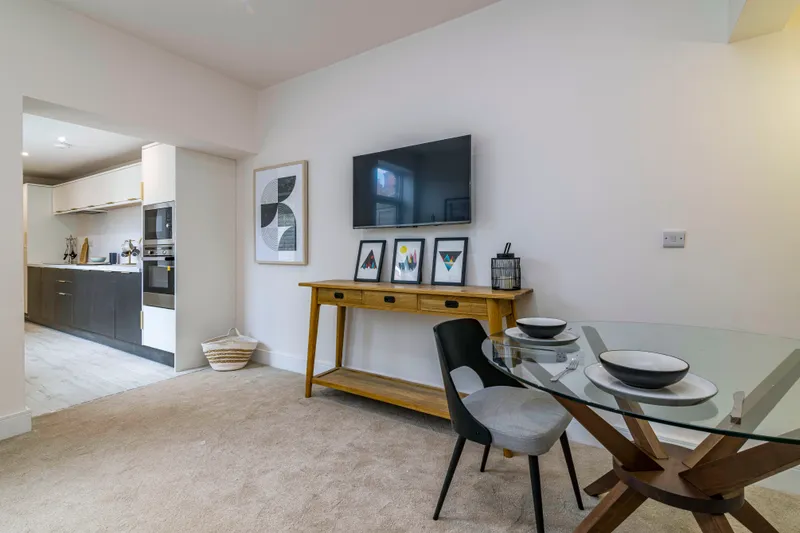 Luxury 2 Bed // All En-suite // SEP 2026 - Thumbnail 9