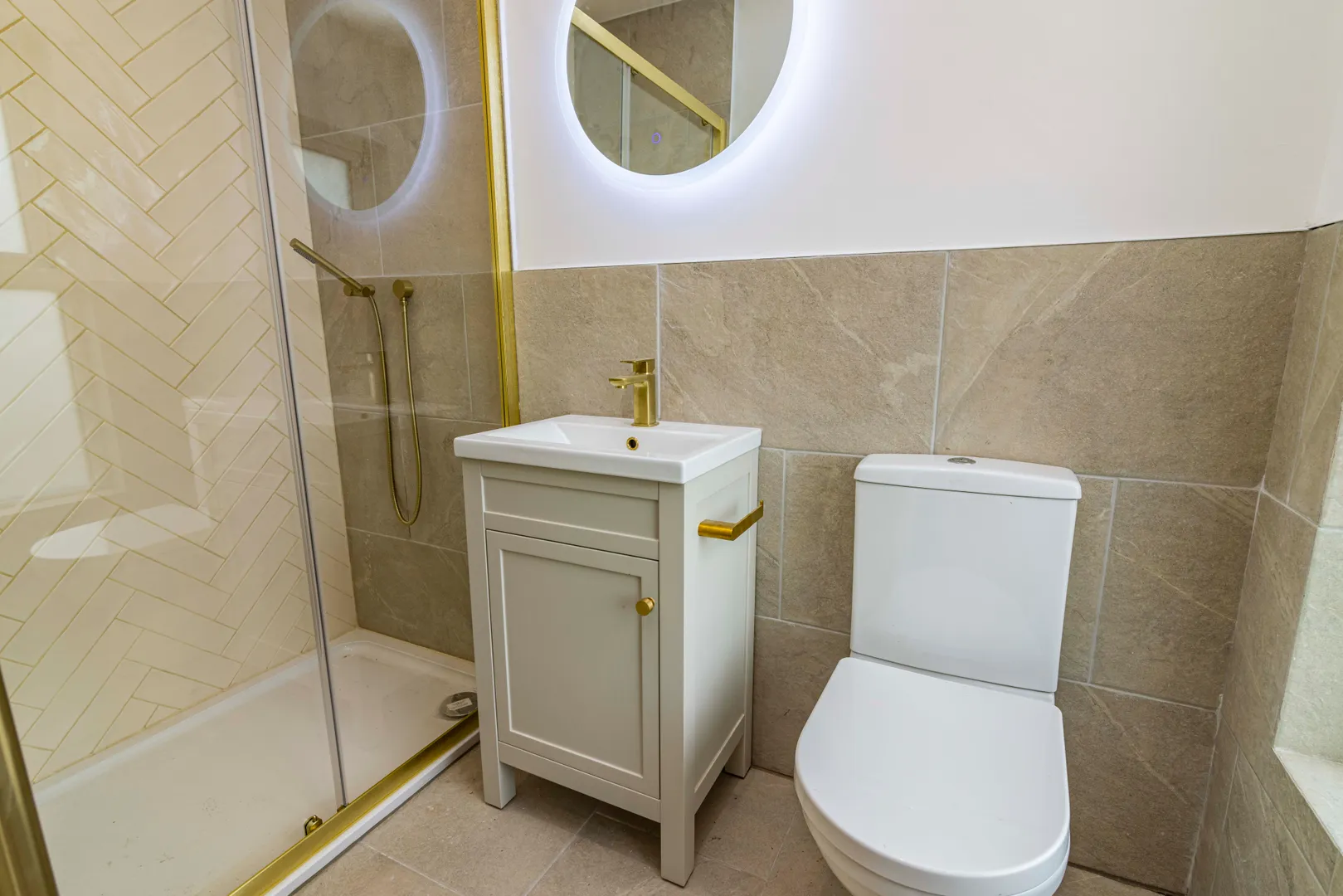 Luxury 2 Bed // All En-suite // SEP 2026 - Image 8