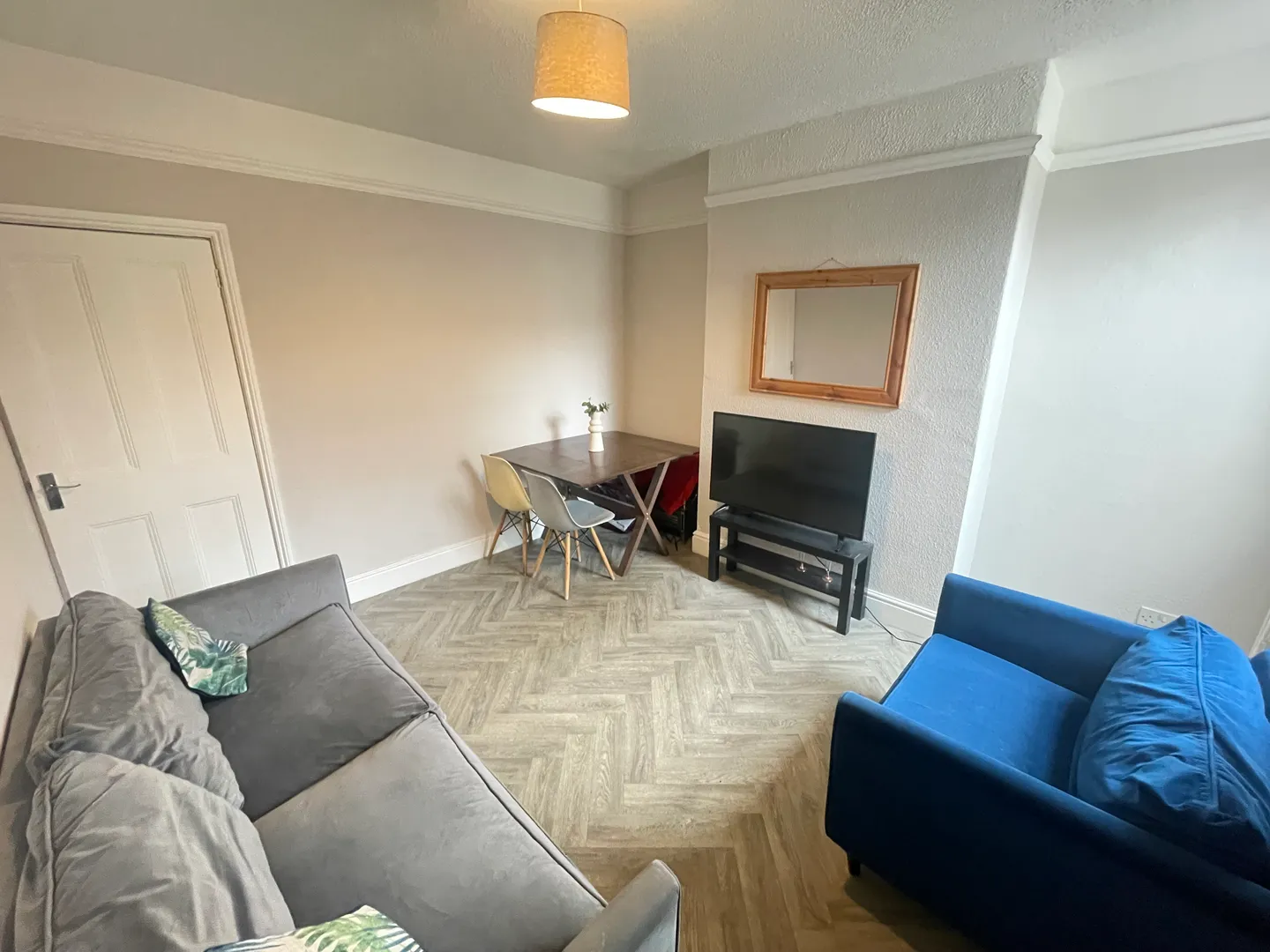 Large 4 Bed Student House // AUG 2026 - Image 1