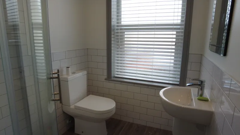 Modern 2 Bed 2 Bath Terraced House // 2026/7 - Thumbnail 8