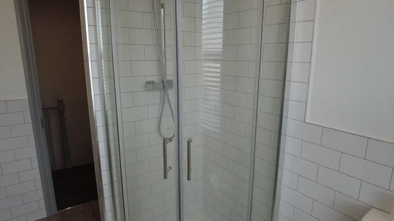 Modern 2 Bed 2 Bath Terraced House // 2026/7 - Thumbnail 7