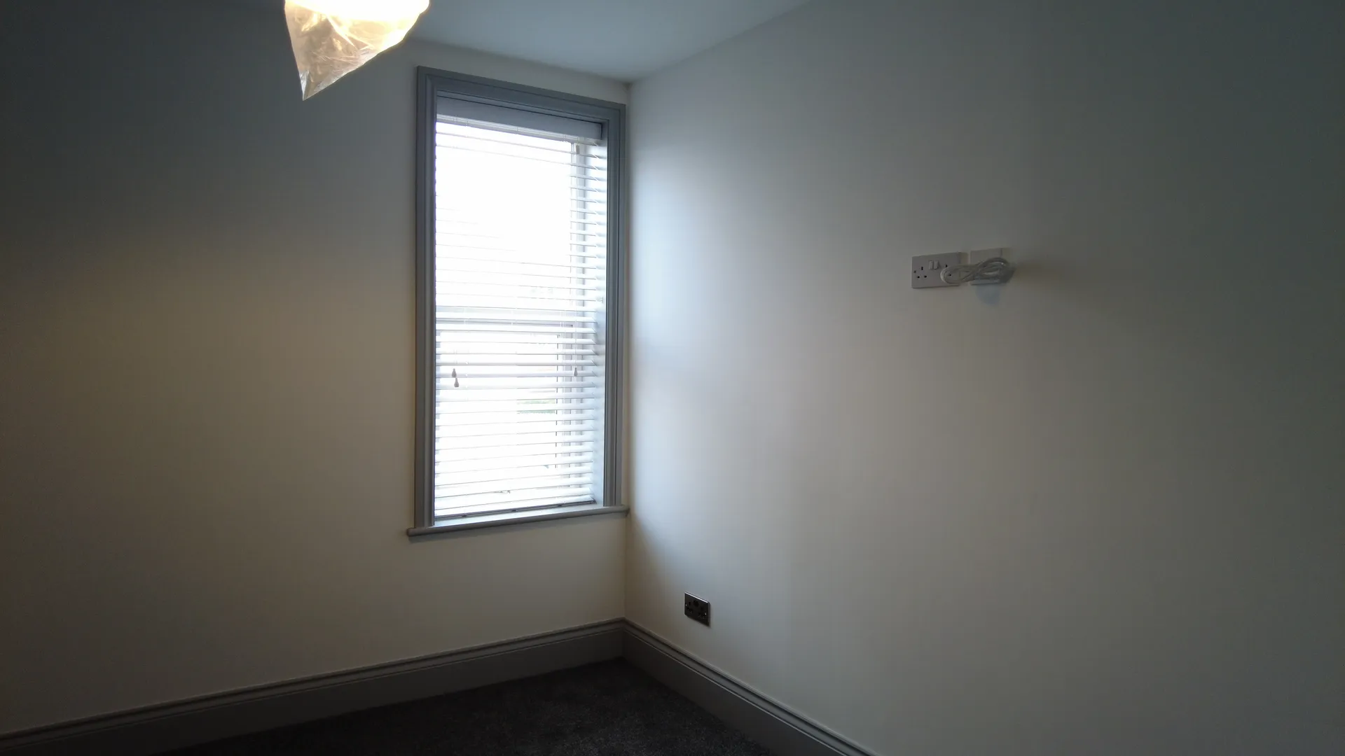 Modern 2 Bed 2 Bath Terraced House // 2026/7 - Image 6
