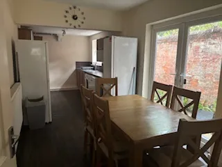 5 Bedroom Student House Arboretum (5 min NTU) NG1 4GZ - Thumbnail 2