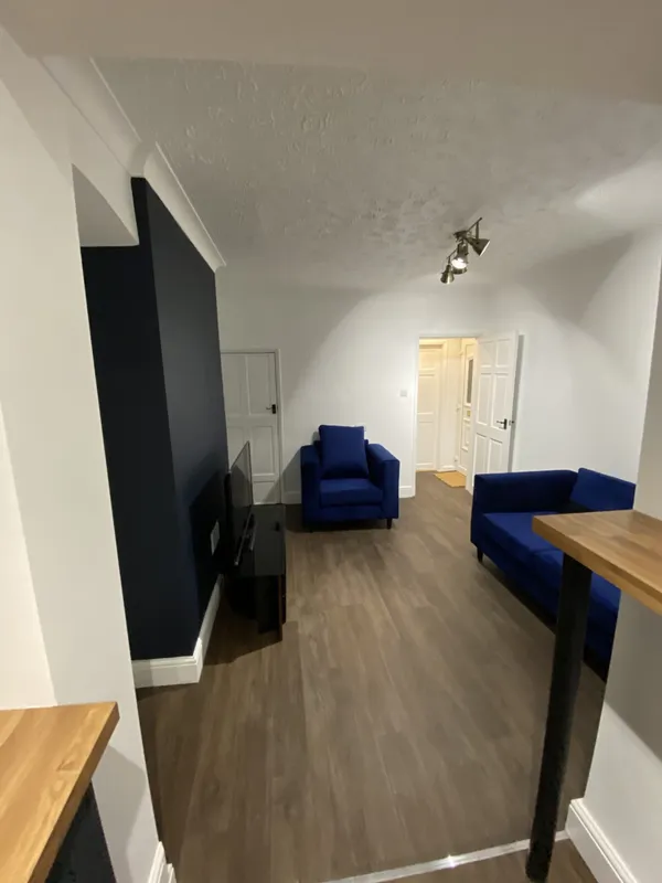 Stunning 3 Bed House // 2026/7 - Image 7