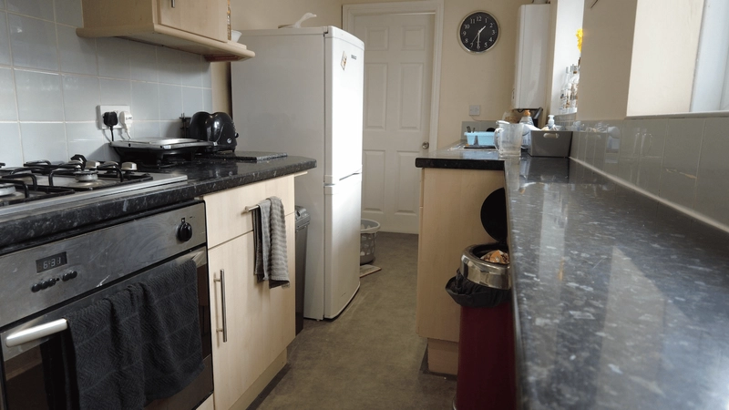 3 Bed Student Property - Bills Included - Thumbnail 7