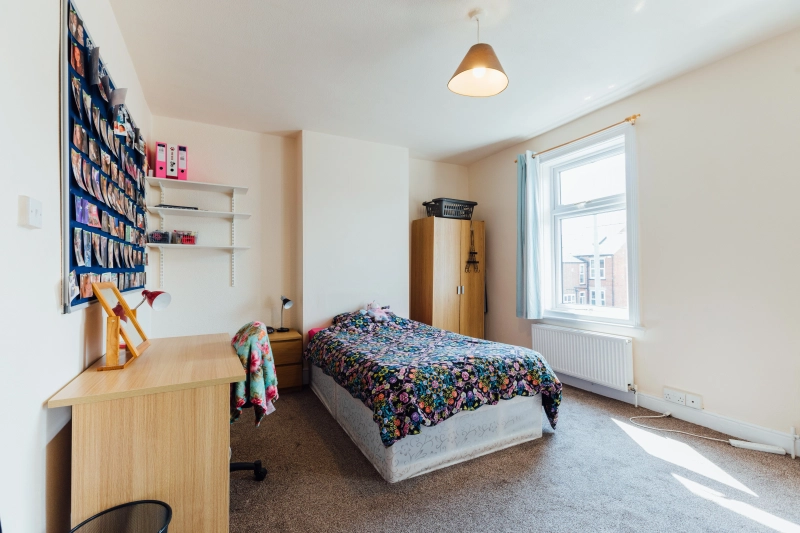 3 Bedroom Student House - West End - Bills Included - Thumbnail 6