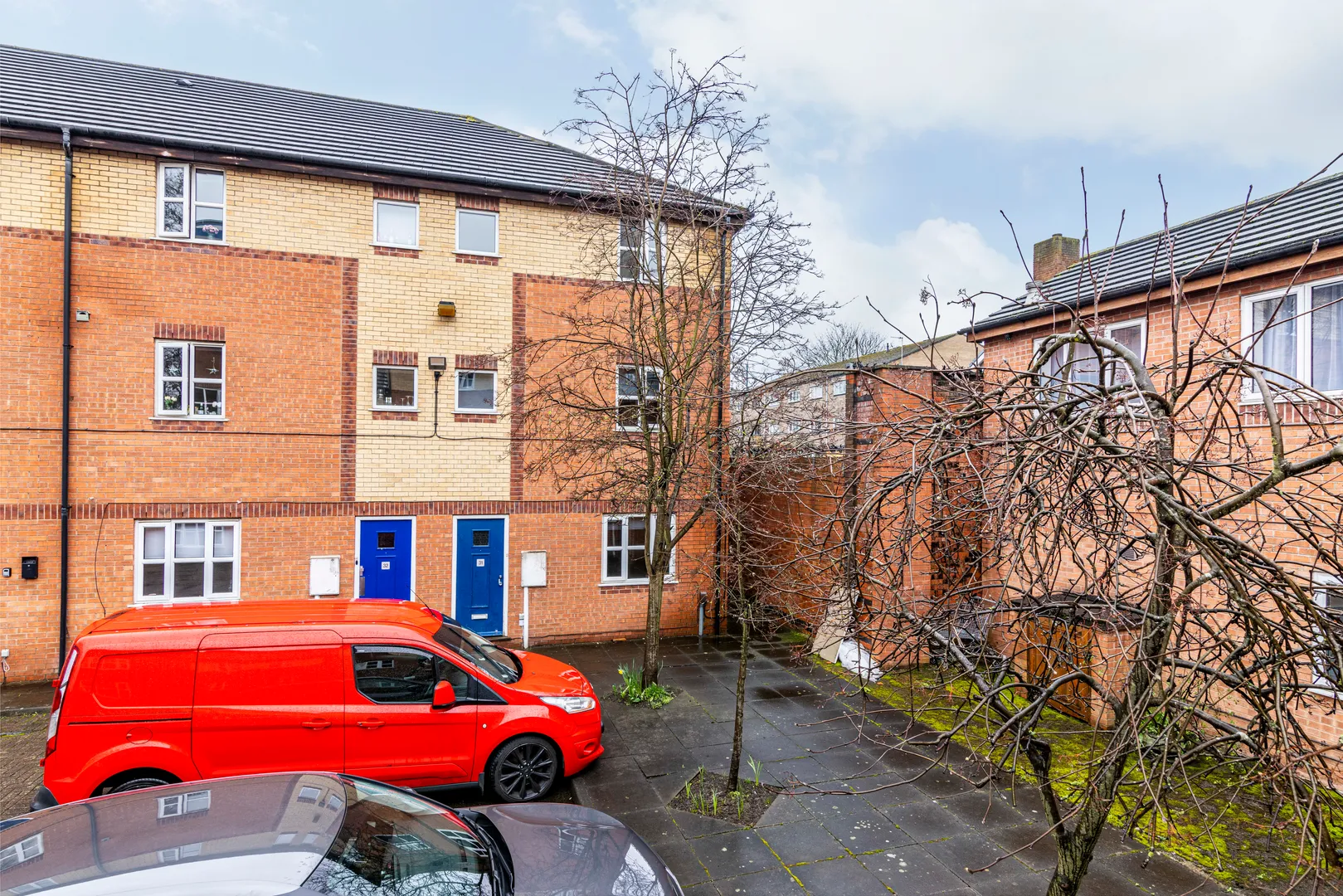 6 Bedroom Student House- 31 Denison Court NG7 3PH - Image 1