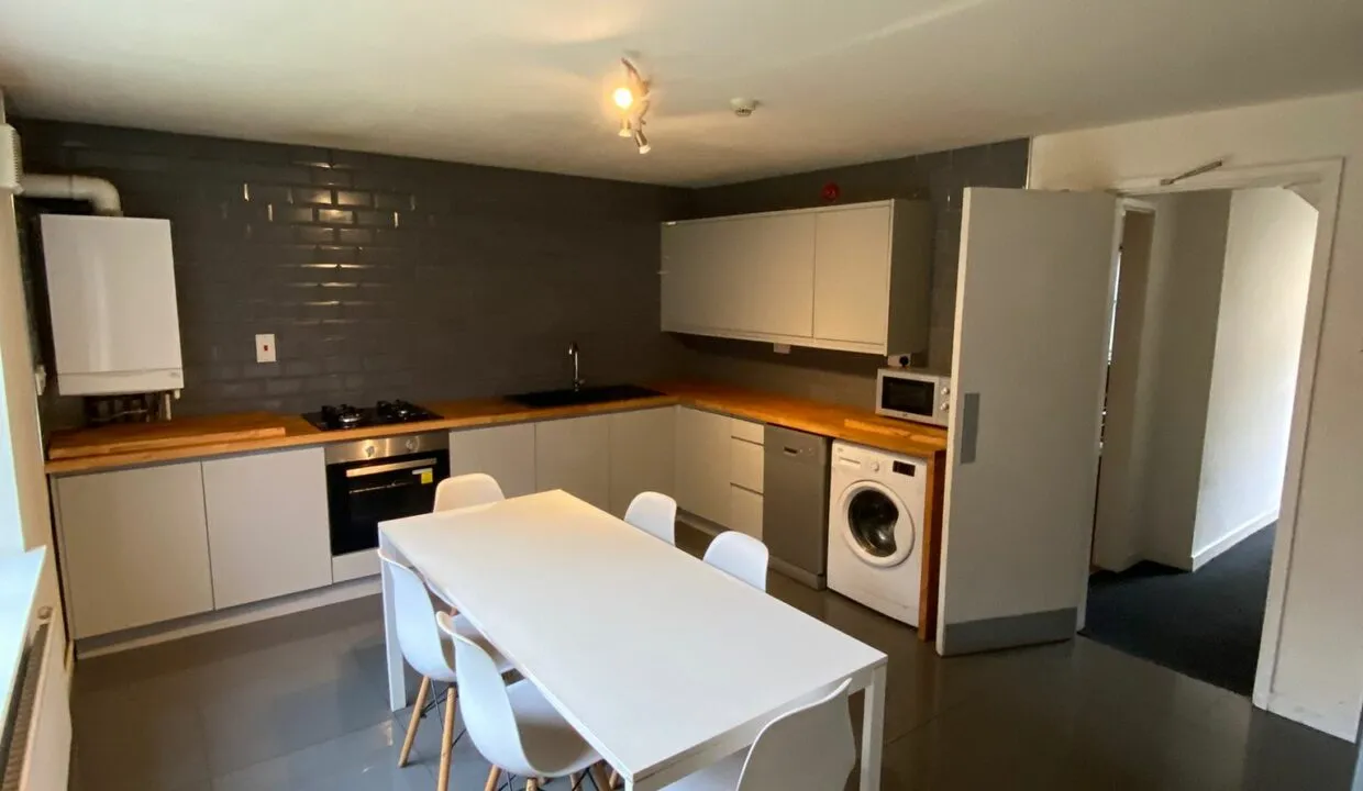 6 Bedroom Student House- 31 Denison Court NG7 3PH - Image 16