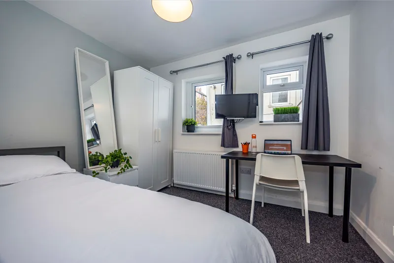 2 Cramner Grove - Modern 6 Bedroom Student House - Image 8