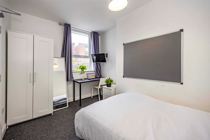 2 Cramner Grove - Modern 6 Bedroom Student House - Image 12