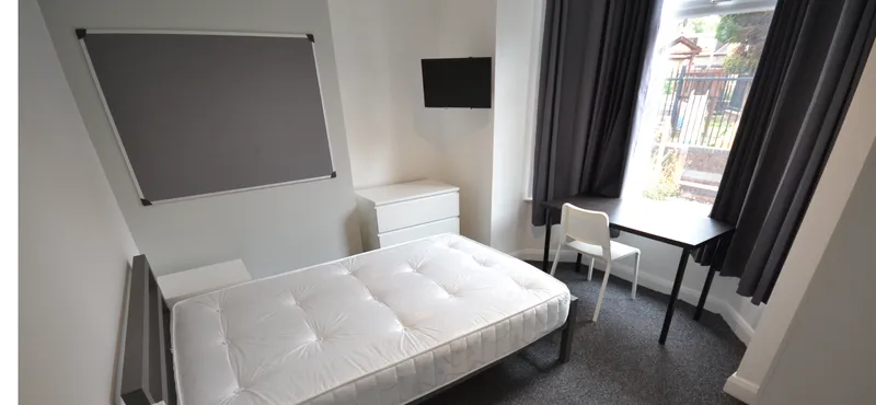 2 Cramner Grove - Modern 6 Bedroom Student House - Thumbnail 7