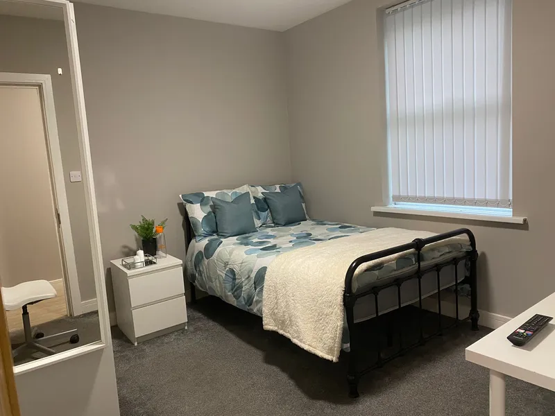 82 Dunkirk Road - Modern 6 Bedroom Student House - Thumbnail 8