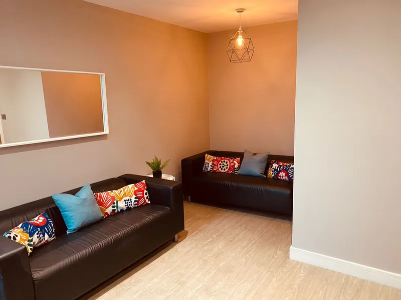 82 Dunkirk Road - Modern 6 Bedroom Student House - Thumbnail 1