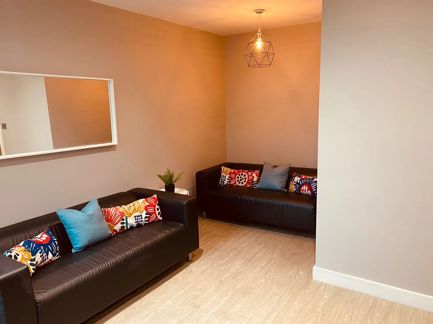 82 Dunkirk Road - Modern 6 Bedroom Student House - Image 1