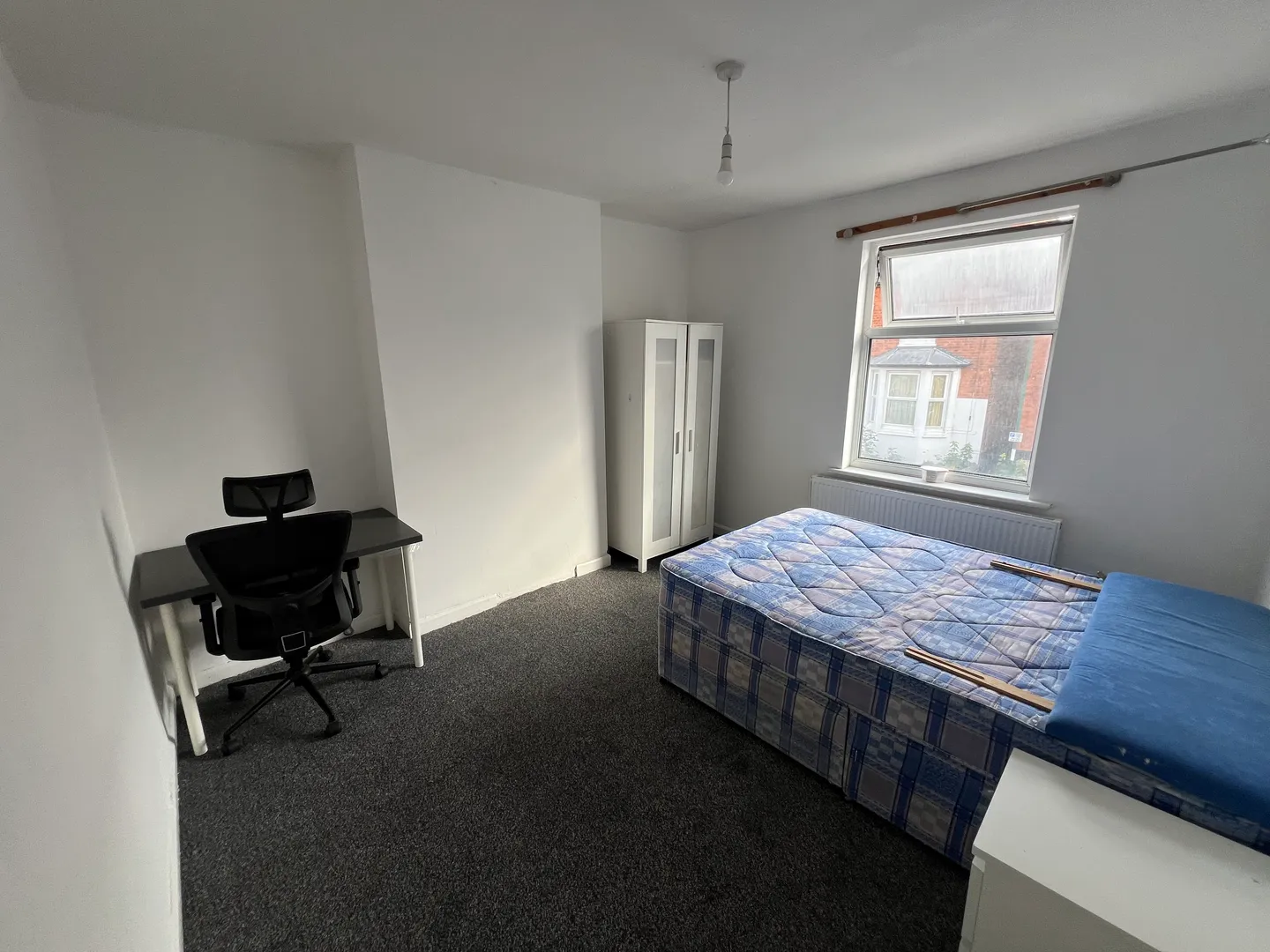 23 Bute Avenue: 7 bedroom student house NG7 1QB - Image 9