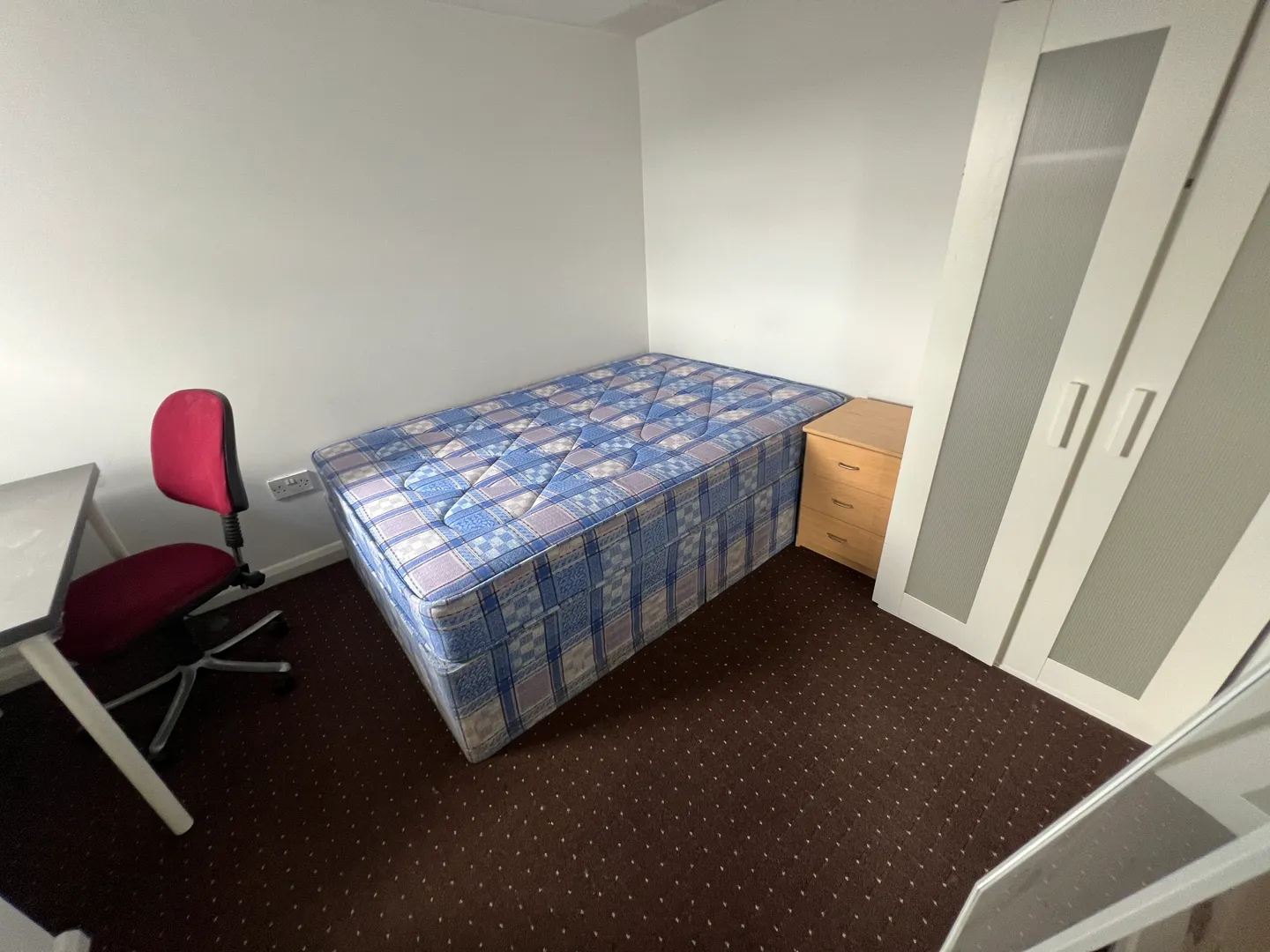 23 Bute Avenue: 7 bedroom student house NG7 1QB - Image 13