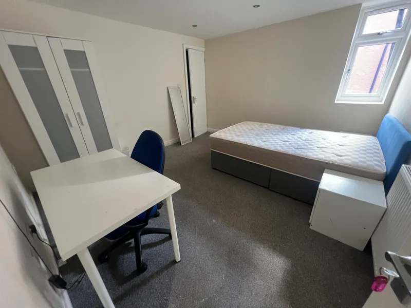 23 Bute Avenue: 7 bedroom student house NG7 1QB - Thumbnail 4