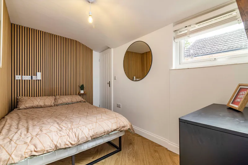 Ripon Street // Luxury 1 Bed Flat // Rear Garden - Thumbnail 8