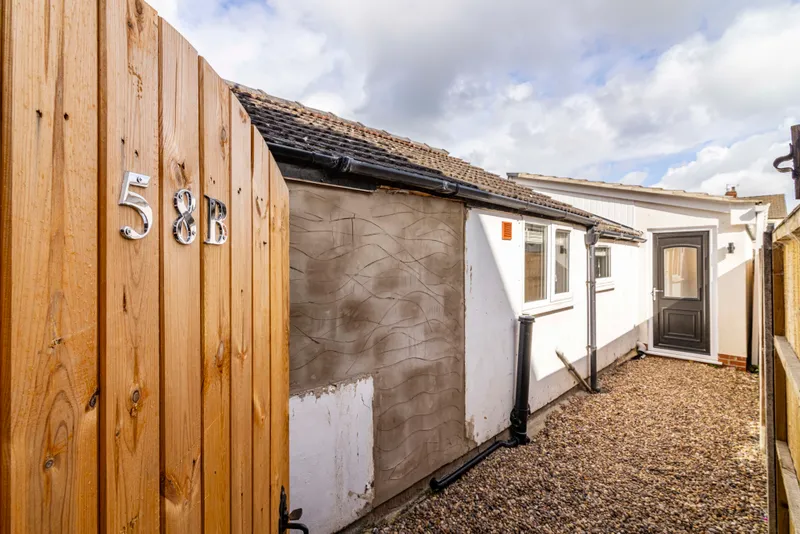 Ripon Street // Luxury 1 Bed Flat // Rear Garden - Thumbnail 16