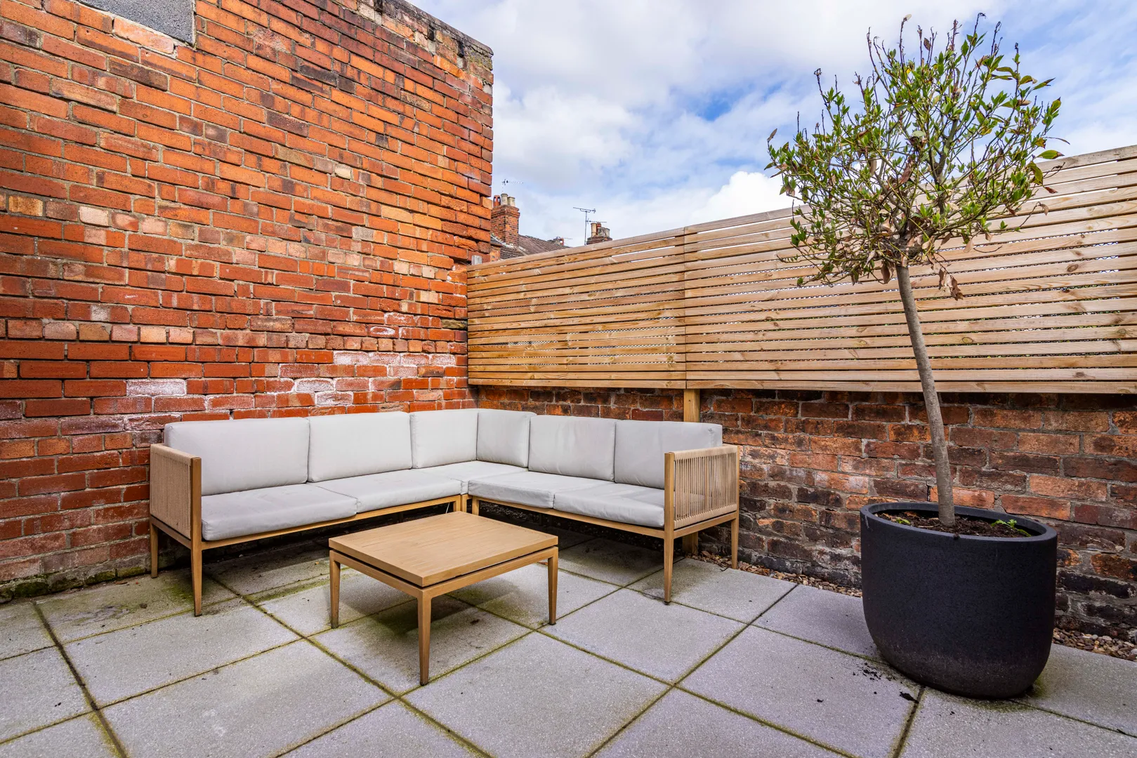Ripon Street // Luxury 1 Bed Flat // Rear Garden - Image 10