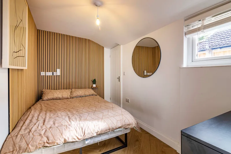 Ripon Street // Luxury 1 Bed Flat // Rear Garden - Thumbnail 9