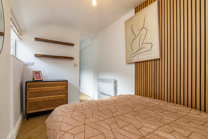 Ripon Street // Luxury 1 Bed Flat // Rear Garden - Thumbnail 2