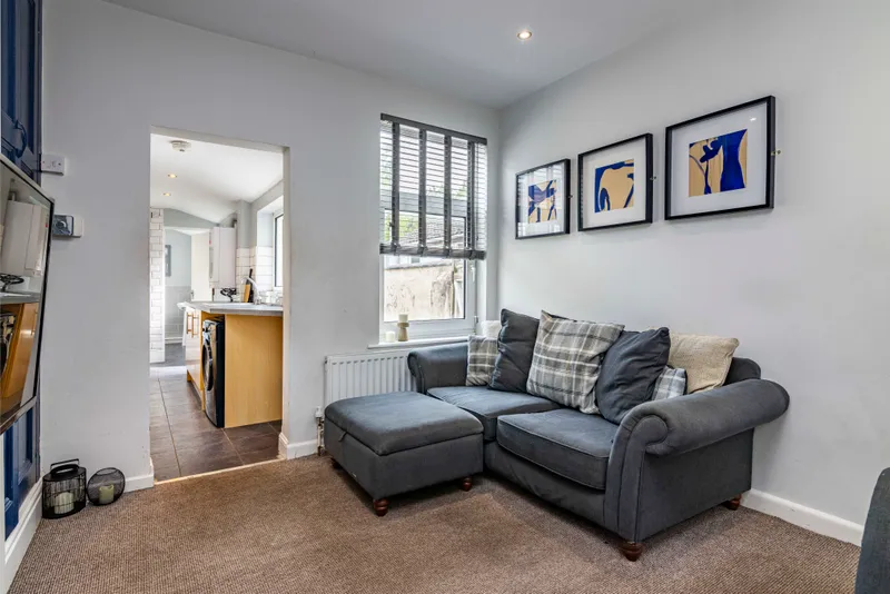 Modern 3 Bed Terraced House // AUG 2026 - Image 12