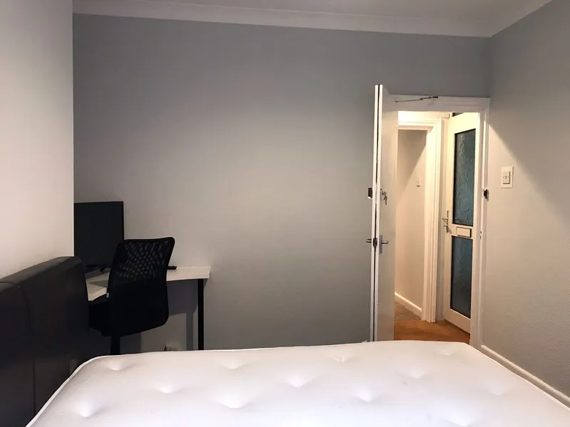Modern 3 Bed Terraced House // AUG 2026 - Thumbnail 2